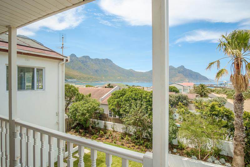 To Let 4 Bedroom Property for Rent in Hout Bay Western Cape